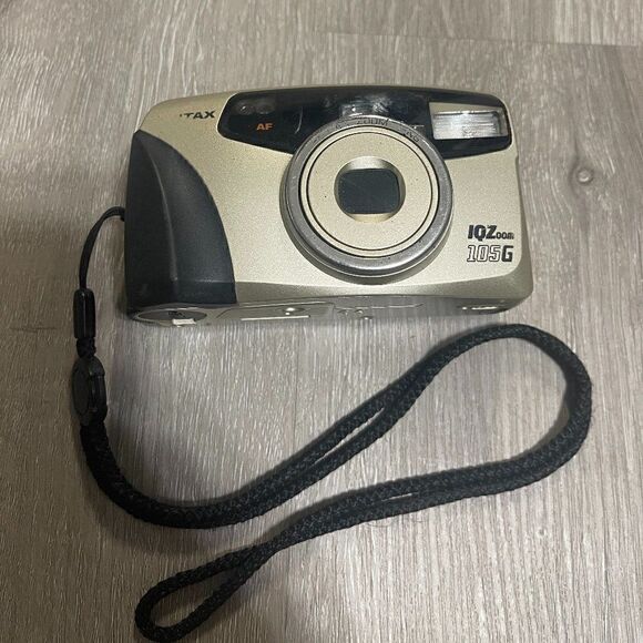 Pentax 105G IQZoom AF 35mm Film Point-and-Shoot Camera - Picture 1 of 2